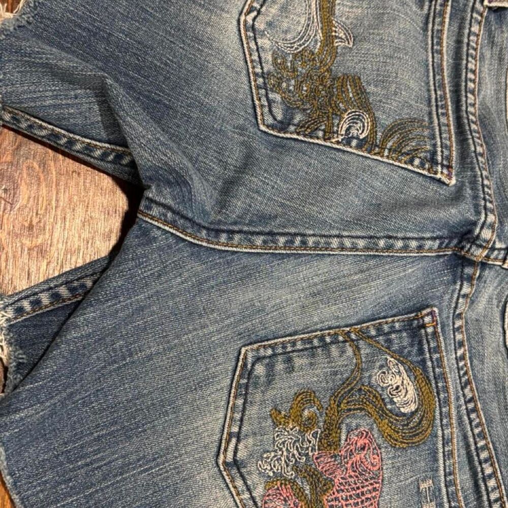 Habitual Women's embroidered shorts - Picture 10 of 12
